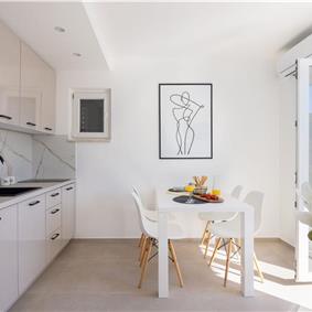 6 Bedroom Waterfront Villa with Pool in Uvala Ljubljeva near Trogir, Sleeps 12-13